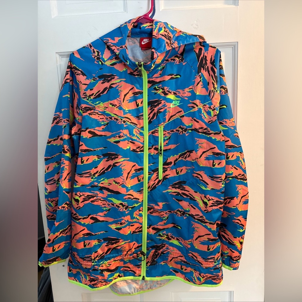 Nike Packable Neon Camo Jacket, Large